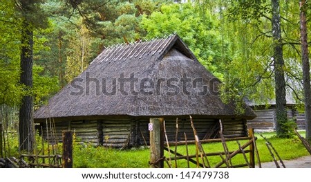 Traditional housing of the indigenous populations of  Estonia