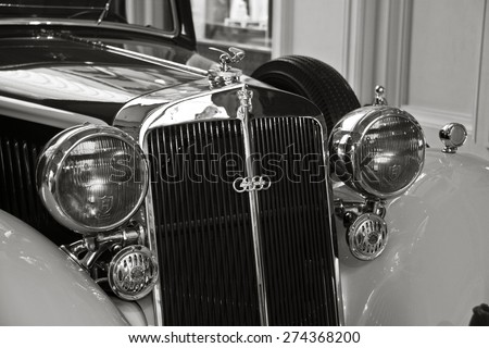 MOSCOW, RUSSIA - 23JUNE 2010:GUM (department store). Vintage car Horch 830 BL \
