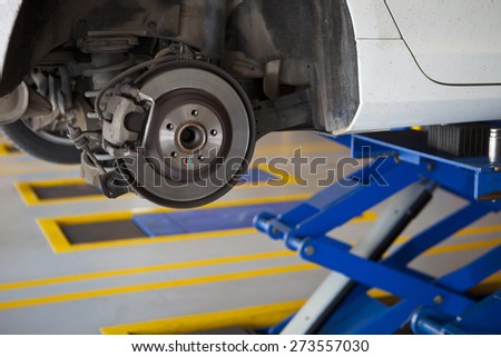 car wheel tire replacement, car wheel hub, disc brake, fix, repair, change