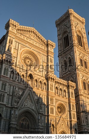 Photographing in the famous city like Florence seems to repeat shots you \'ve seen and then move to a different light as the warm rays of the setting sun