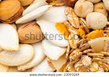 mixed dried fruits