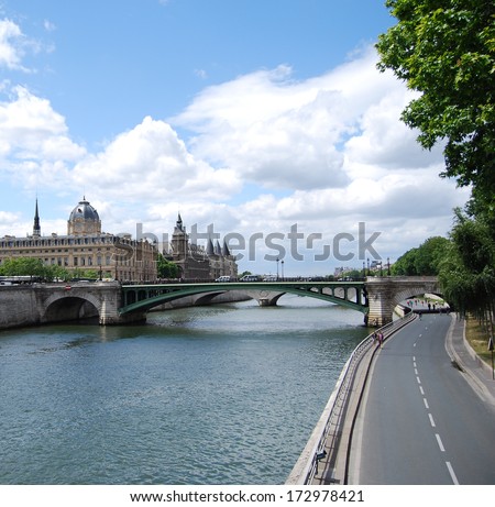 PARIS, FRANCE - JUNE 7: Seine, bridge Notre-Dame, on June 7, 2009 in Paris, France.