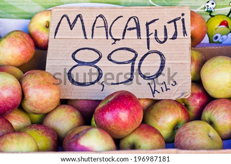 Apple fruit for sale in a brazilian street market.