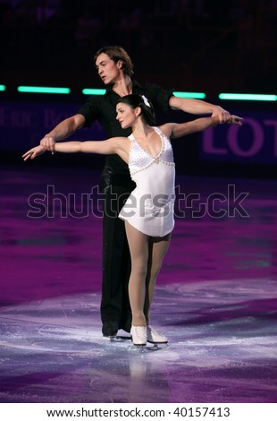 PARIS - OCTOBER 18: Adeline CANAC and Maximin COIA of France perform at the Gala event of the ISU Grand Prix Eric Bompard Trophy October 18, 2009 at Palais-Omnisports de Bercy, Paris, France.