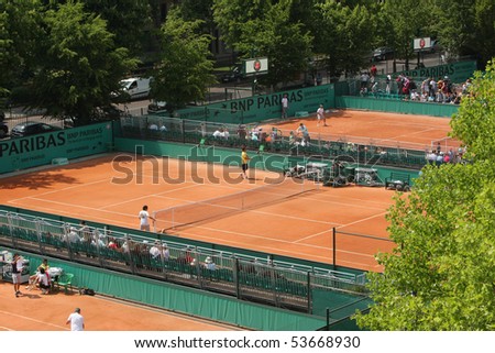 PARIS - MAY 22: Roland Garros 2010 courts of the French Open Grand Slam tennis tournament on May 22, 2010 in Paris, France.