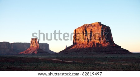 Monument Valley\'s rocks change color constantly as the sun moves across the sky