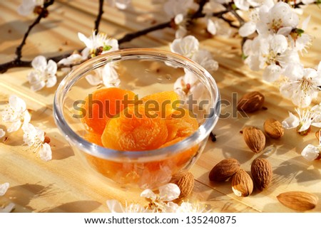 dried apricots and almonds