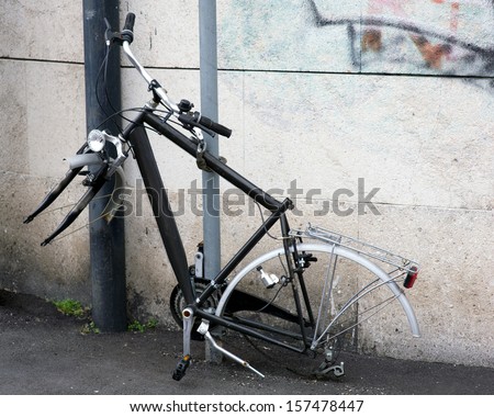 A chain is not enough to prevent the theft of a bicycle