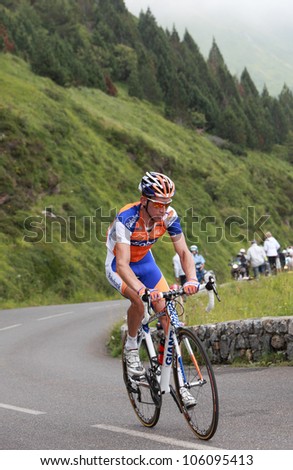 BEOST,FRANCE-JUL 15:The cyclist Mollema Bauke (Rabobank team),climbing the mountain pass Aubisque, in the 13 stage of \