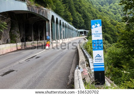 GOURETTE,FRANCE-JUL 15: The sign signaling the last 5 kilometers of the road to mountain pass Aubisque (a famous road in Le Tour de France), in Pyrenees Mountains on July 15 2011