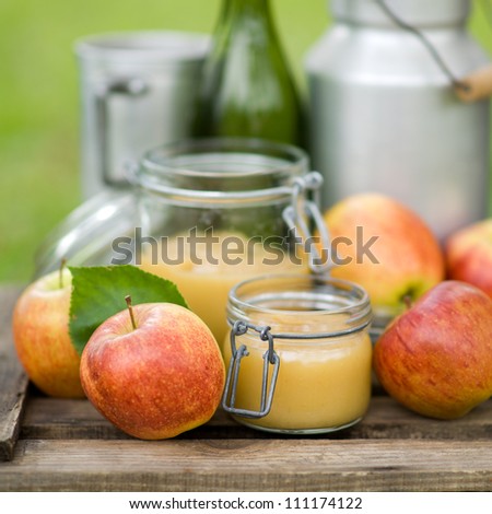 Harvest time, apple sauce
