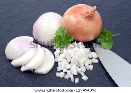 Fresh onion dices