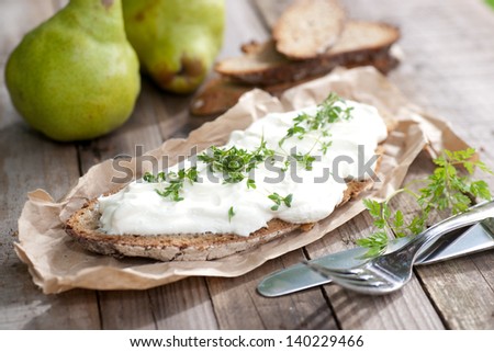 Rustic bread with white cheese