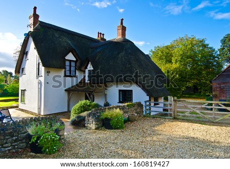 [Obrazek: stock-photo-english-village-cottage-160819427.jpg]