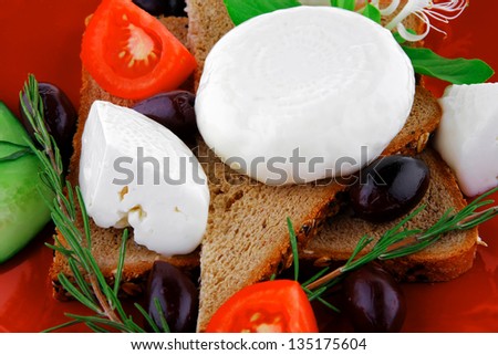 low fat mozzarella and vegetables served on plate