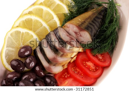 smoked fish served with slices ready to eat