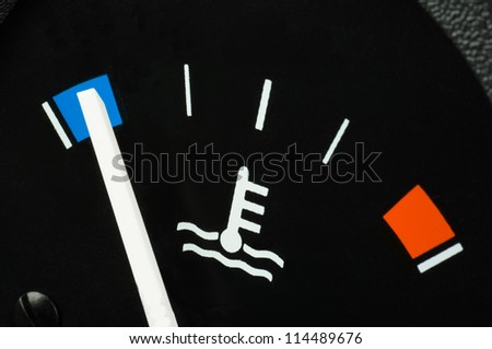 Cooling temperature gauge of a car