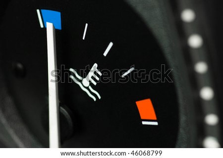 Cooling temperature indicator of a car