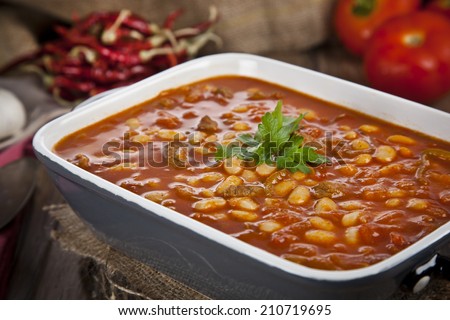 Hot turkish bean stew with a tasty tomato sauce.
