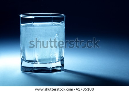 Effervescent tablet in glass