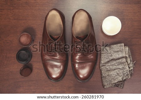 Formal business men leather shoes shining