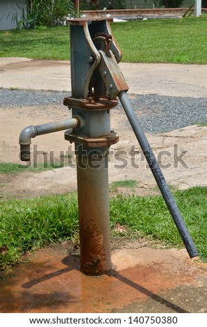 Hand water pump (retro style)