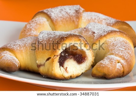 Jam Croissant