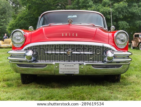GROSSE POINTE SHORES, MI/USA - JUNE 21, 2015: A 1955 Buick Roadmaster car at the EyesOn Design car show, held at the Edsel and Eleanor Ford House.