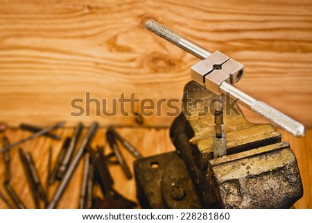 Tapping and threading tools
