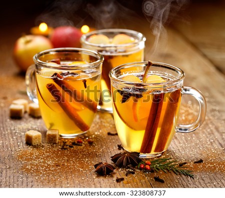 Mulled cider with cinnamon, anise, cloves and citrus
