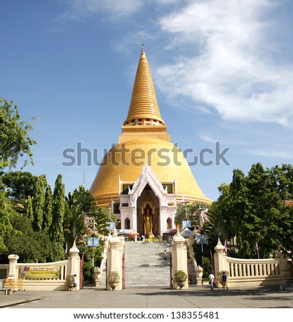 Thai popular temple in Nakhonpathom city of Thailand