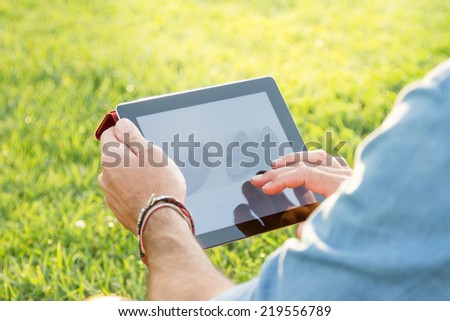 Watching picture on a digital tablet