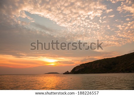 Golden sea and beauty sky in sunset time