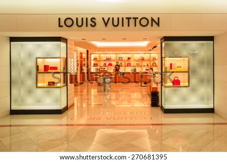 Louis Vuitton Outlet Stock Photos and Images - 123RF
