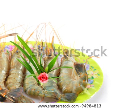 A fresh whole shrimps on toasting