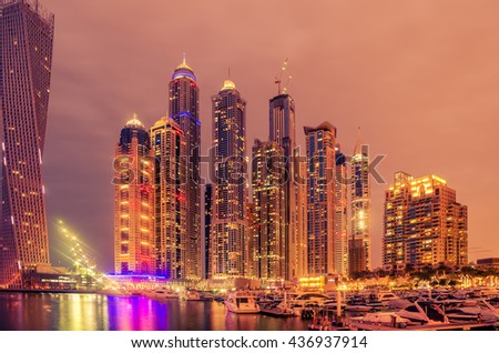 Dubai, United Arab Emirates: Marina at night