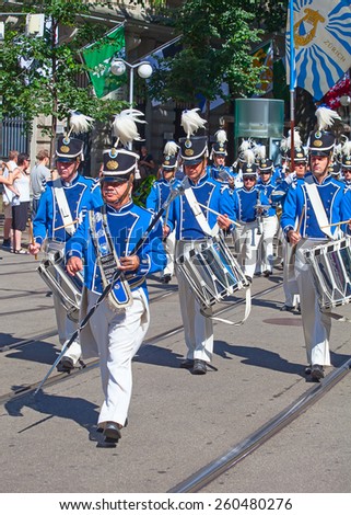 ZURICH - AUGUST 1: Swiss National Day parade on August 1, 2012 in Zurich, Switzerland. Parade opening with Zurich city orchestra