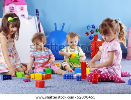 صور من الحياة  اليومية في الدول الاروبية Stock-photo-group-of-kids-playing-with-constructor-52898455