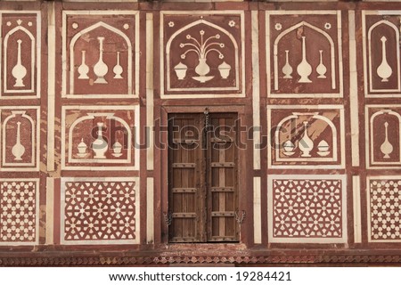 Detail of islamic architecture on a gatehouse at the tomb of Mughal tomb (I\'timad-ud-Daulah). 17th Century AD. Agra, Uttar Pradesh, India