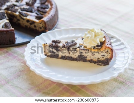 Oreo cheese cake ready to be served
