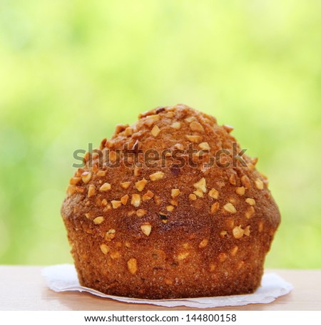 Cake with nuts