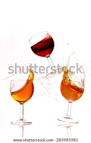 Fly wine glass whit red and yellow wine