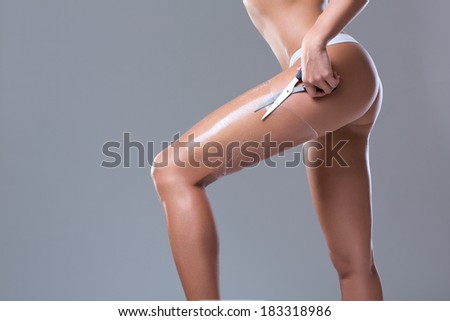 Woman gets rid of bad skin on her leg