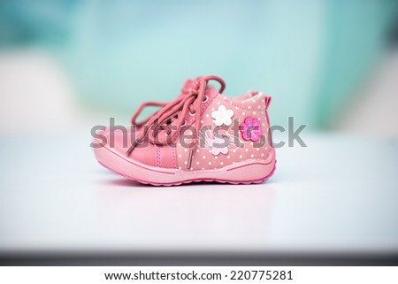 pink shoes for a baby girl