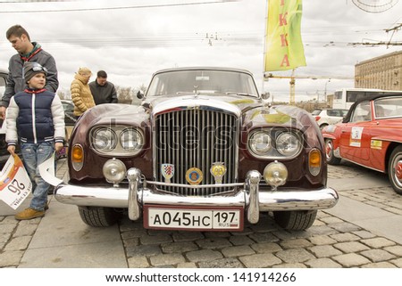 MOSCOW - APRIL 21: retro car bentley on rally of classical cars on Poklonnaya hill,  April 21, 2013, in town Moscow, Russia.