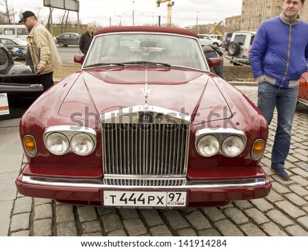 MOSCOW - APRIL 21: retro car rolls-royce on rally of classical cars on Poklonnaya hill,  April 21, 2013, in town Moscow, Russia.
