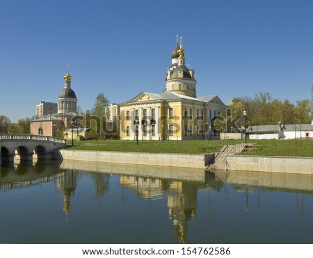Resurrection of Christ and Pokrovskiy orthodox cathedrals in architecture-hitorical ensemble \
