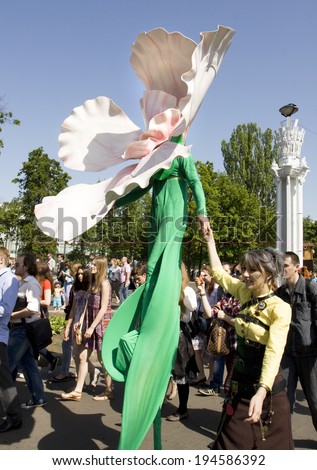 MOSCOW - MAY 18, 2014: carnival and parade Dream flash -?? 2014 (Soap bubbles day) in All-Russian Exhibition centre.