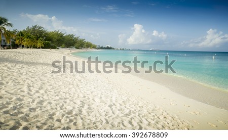 Seven Miles Beach on Grand Cayman island