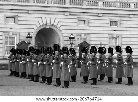 LONDON, UK - 2ND FEBRUARY 2014: Horse Guards outside Buckingham Palace performing drills